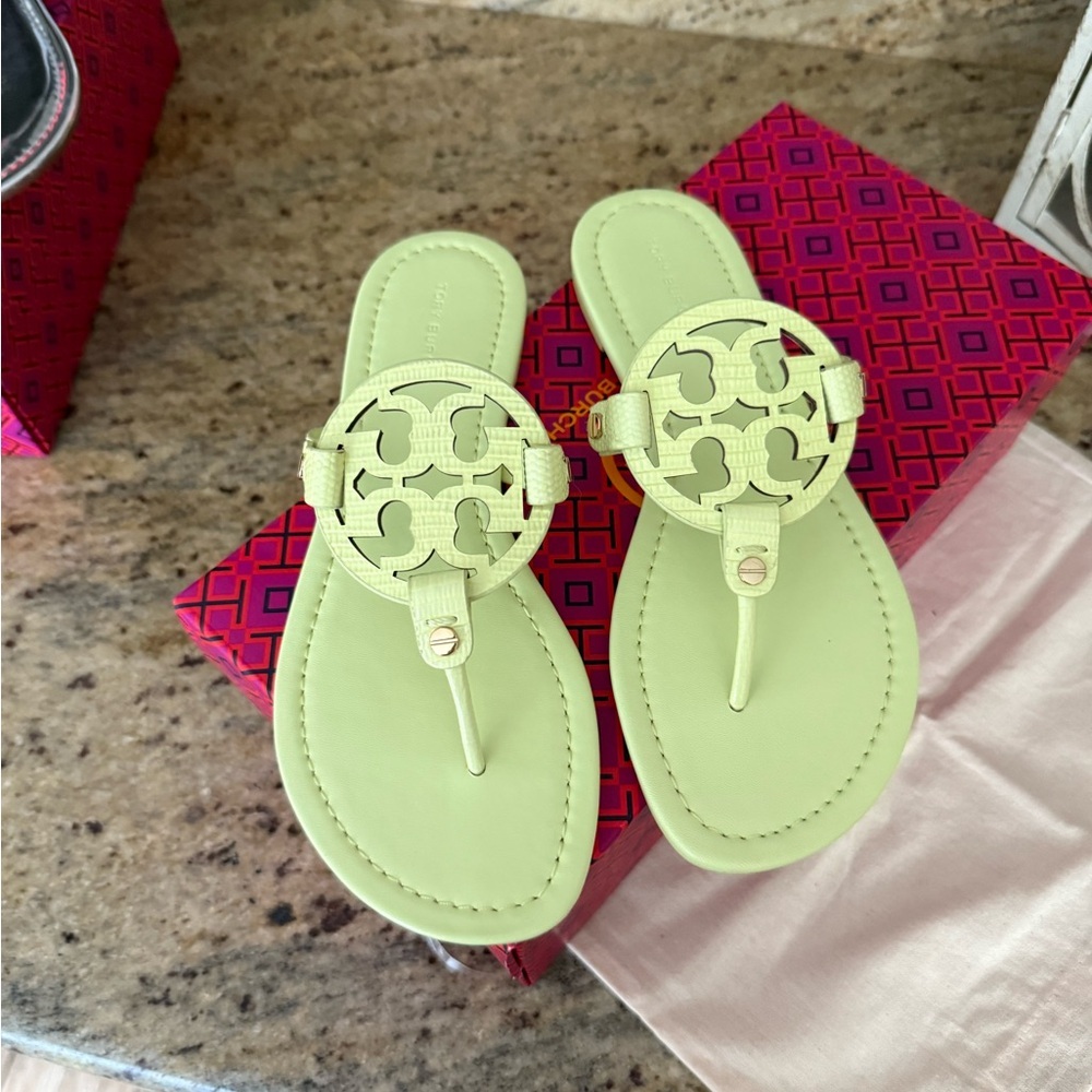New tory Burch Miller Lizard-Embossed Leather Sandal Color LIME LEAF
